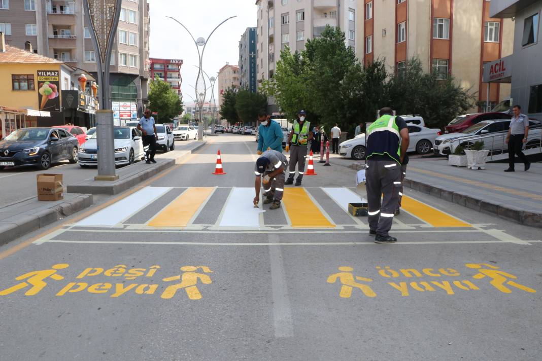 Van'da trafik düzenlemesinde Türkçe ve Kürtçe uyarılar 7